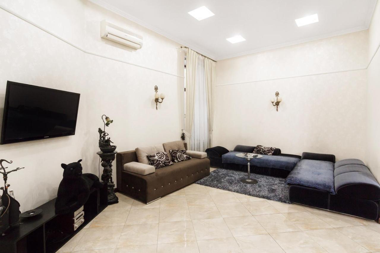 Downtown Prestige Apartment Odessa Exterior photo